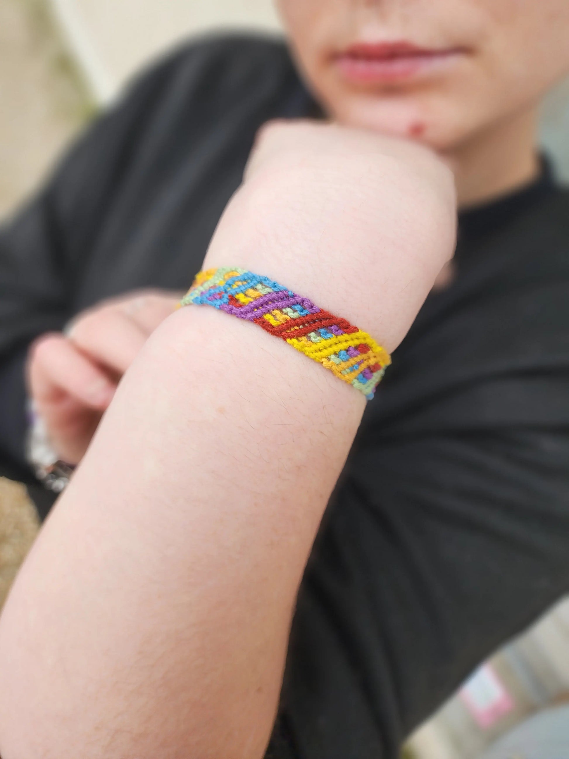 Bracelet brésilien Arc-en-ciel ajouré - Tiffany'sCrea 10.00